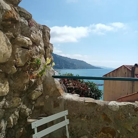La Grotte Holiday home Menton